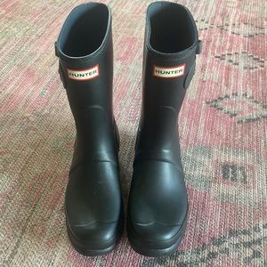 New Hunter black rain boots
